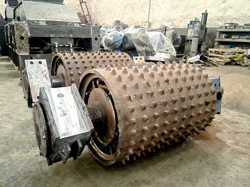 時(shí)產(chǎn)100噸齒輥破碎機(jī)廠家哪個(gè)實(shí)力強(qiáng)？