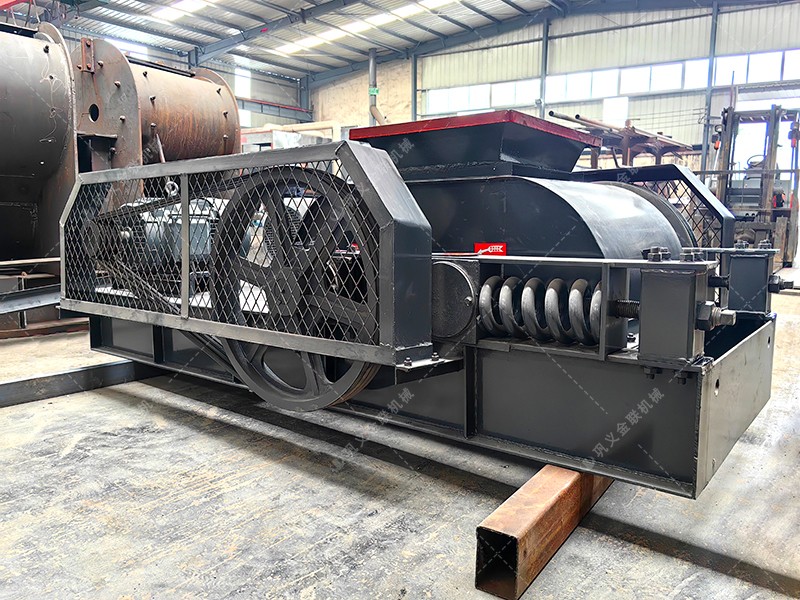 雙齒輥破碎機在破碎大塊難碎物料時，如何確保破碎效果？